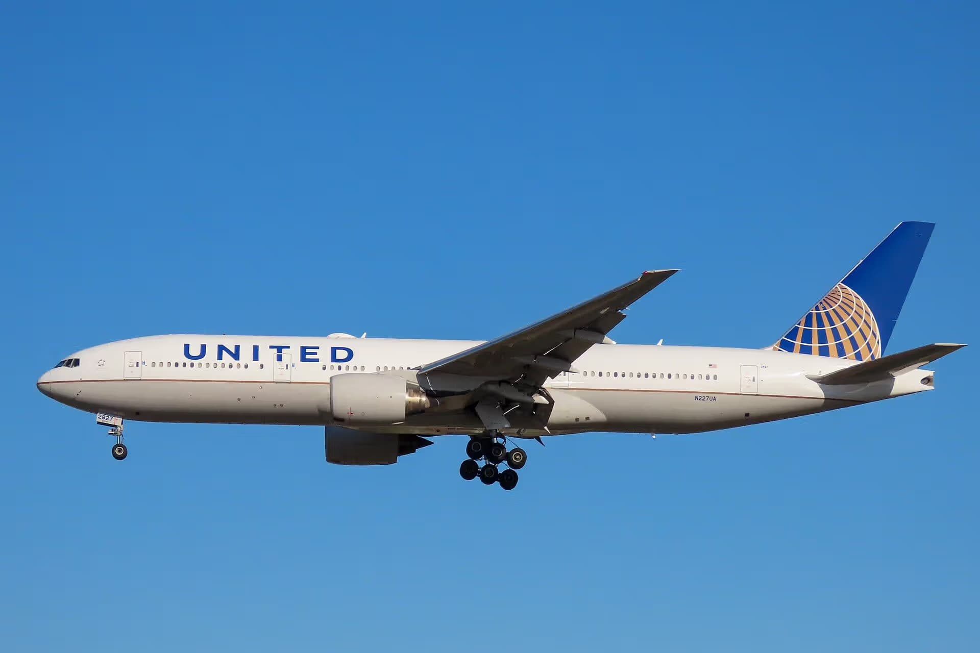 N227UA — Boeing