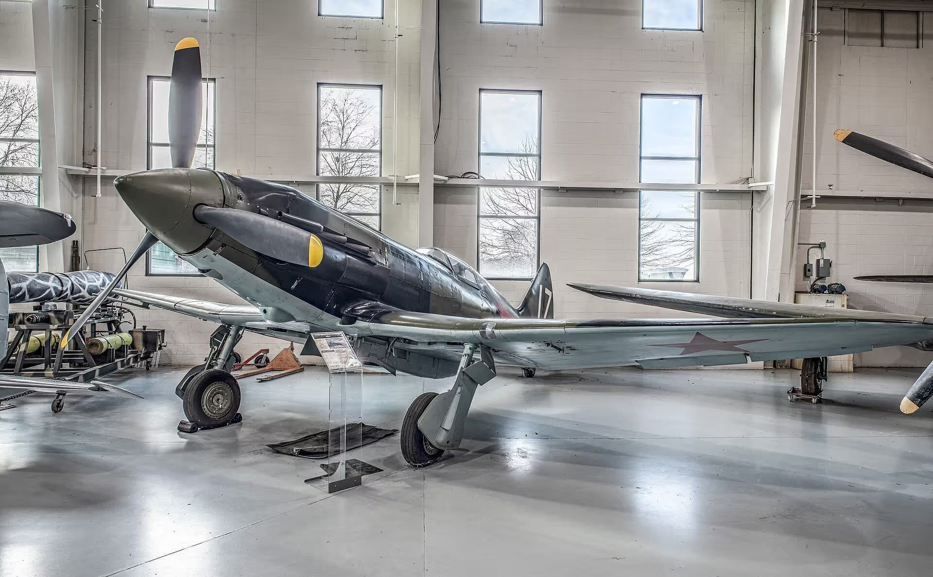 Unidentified — Single-engine aircraft