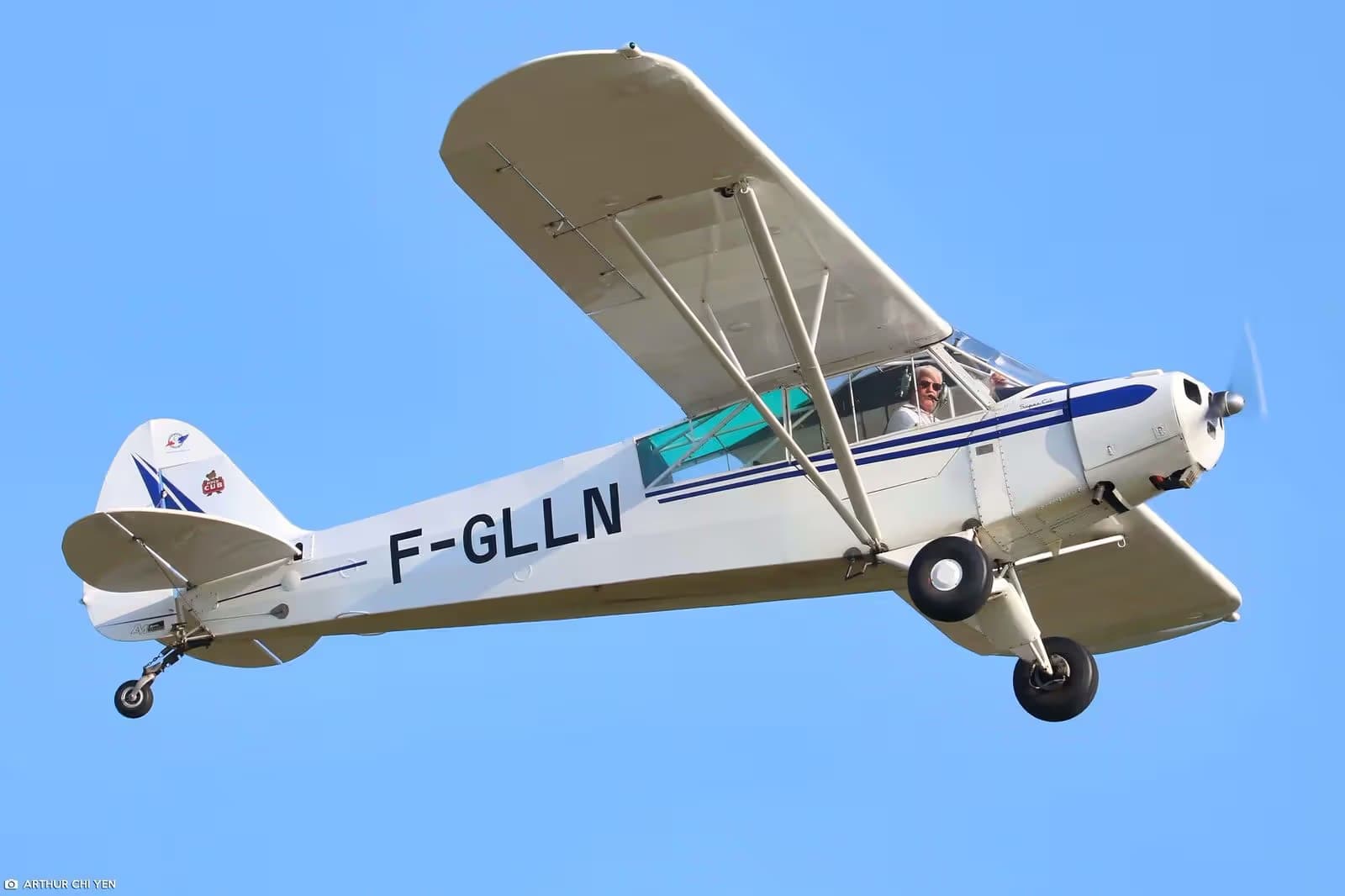 F-GLLN — Piper