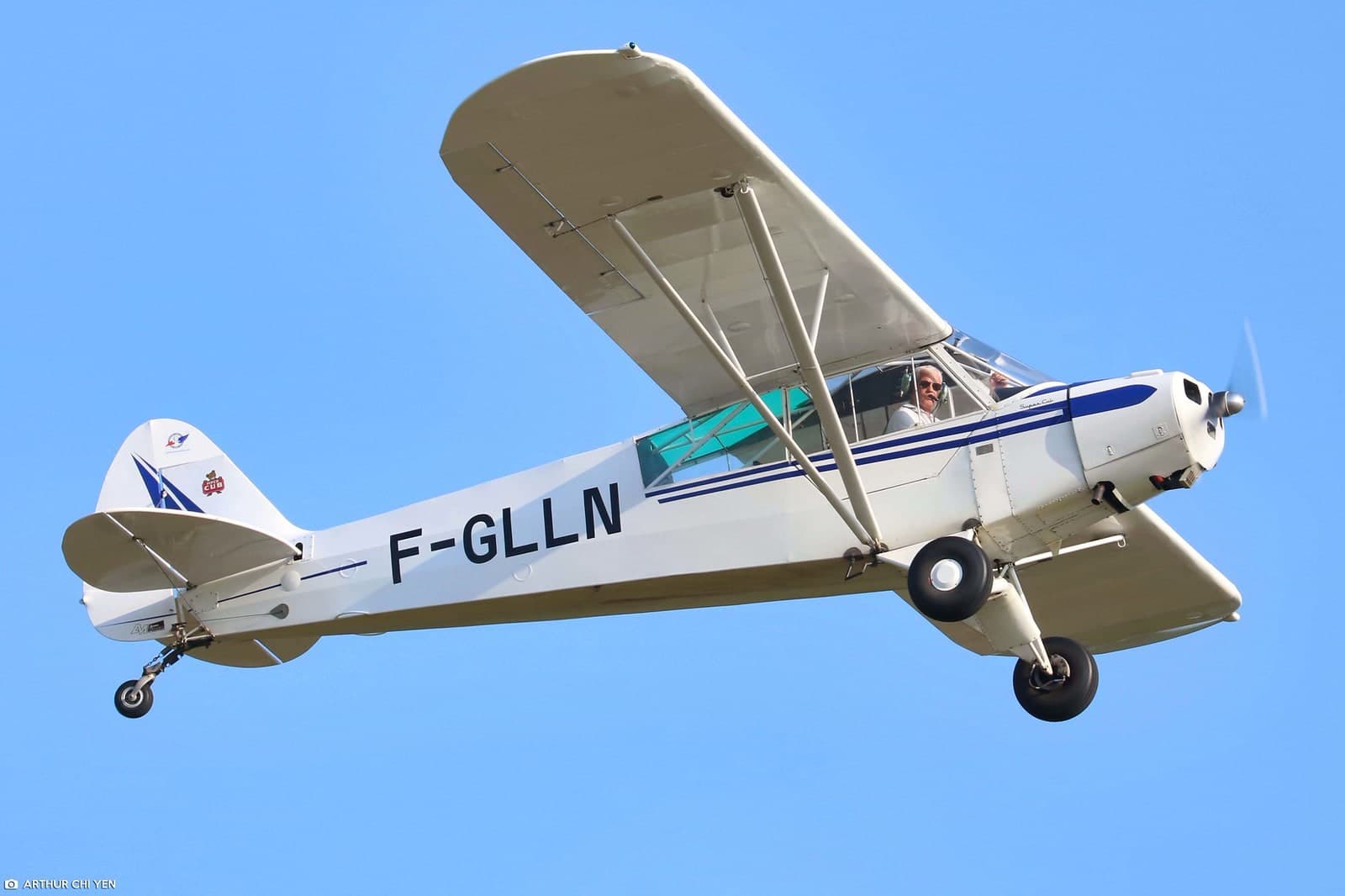 F-GLLN — Piper
