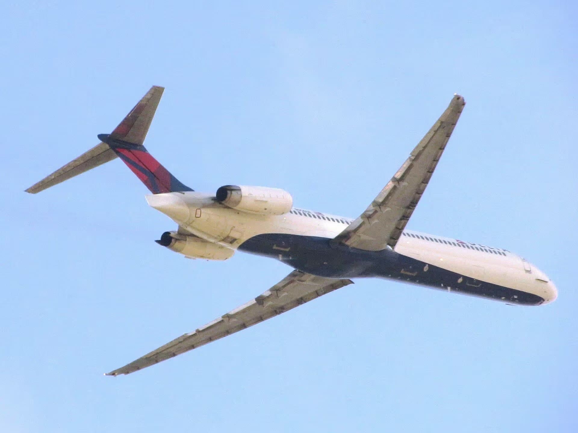 N906DE — Aircraft
