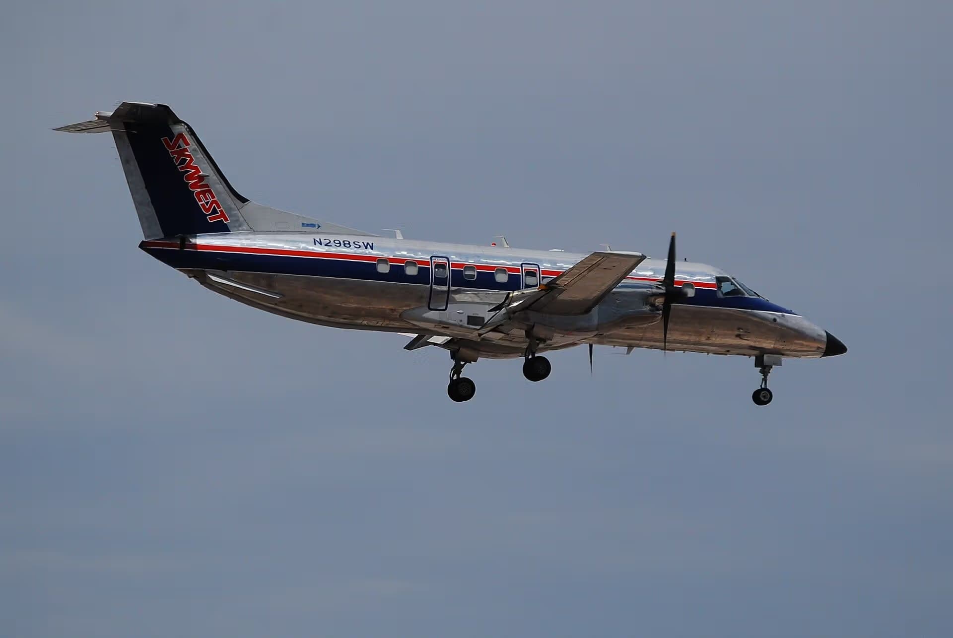 N298SW — Embraer
