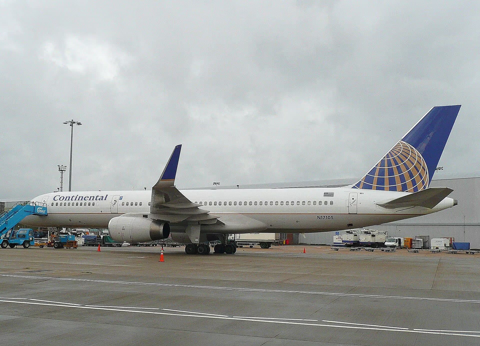 N17105 — Twin-engine aircraft