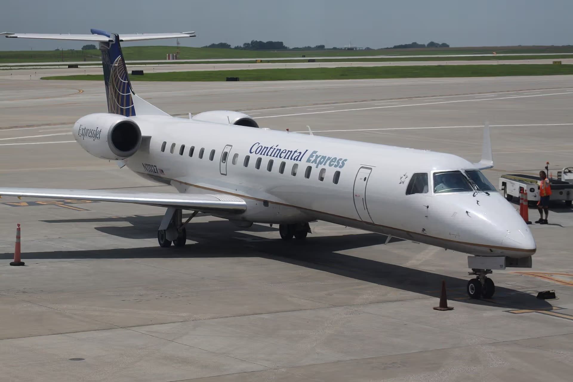 N11127 — Embraer