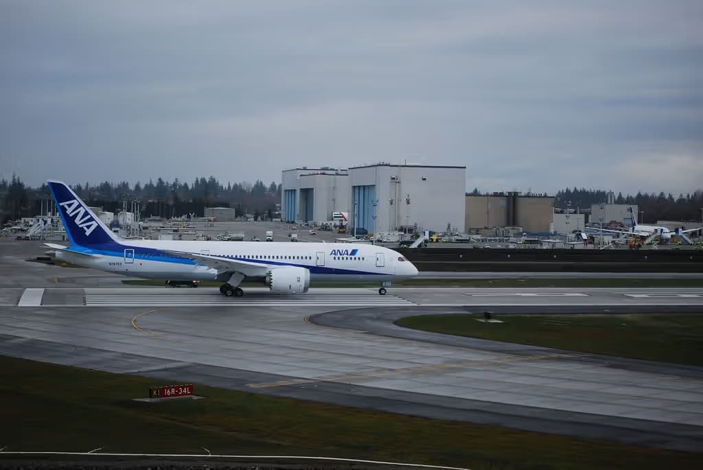N787EX — Twin-engine aircraft