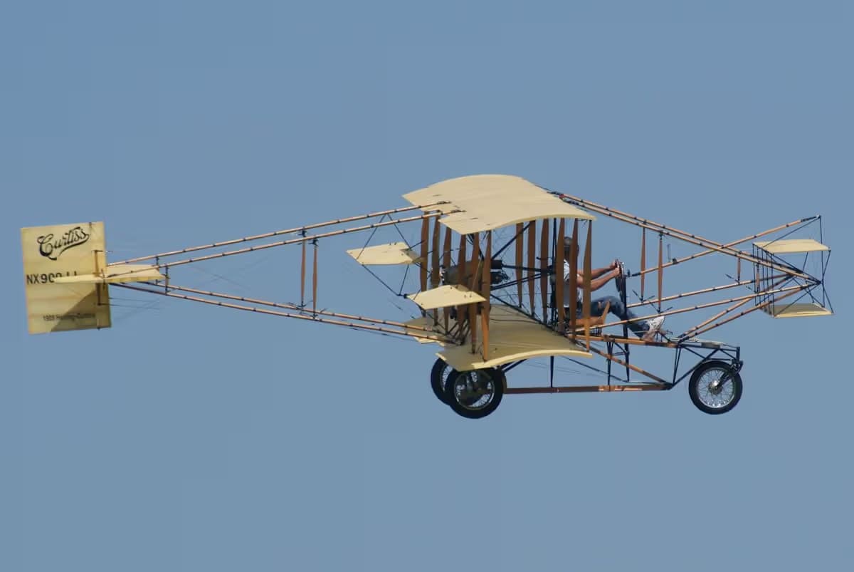 Unidentified — Aircraft