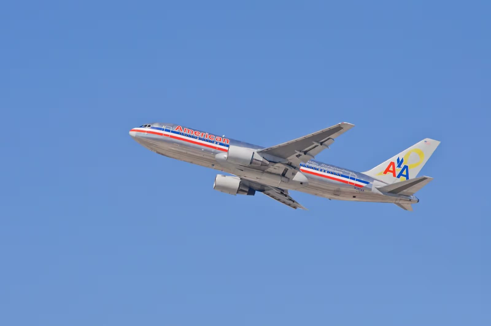 N320AA — Boeing