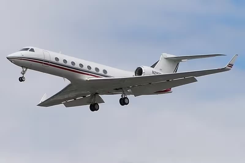 N282Q — Business jet