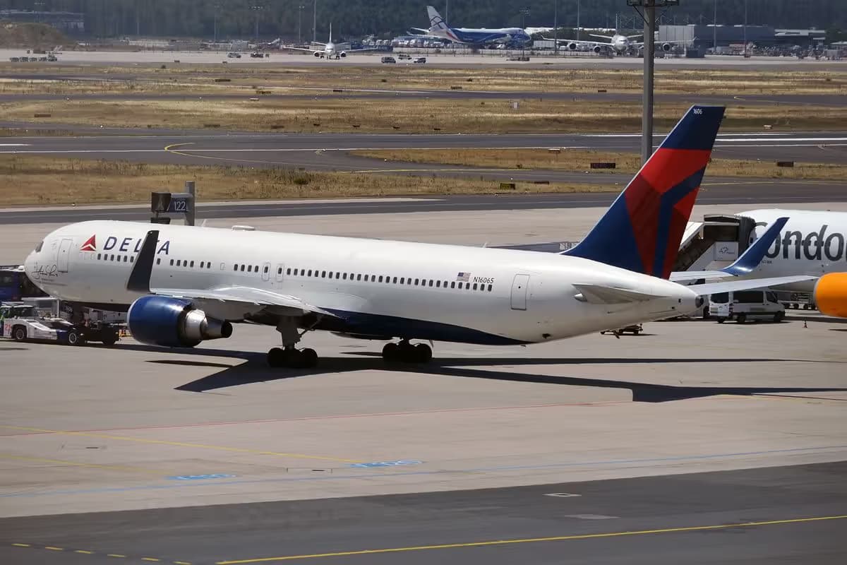 N16065 — Boeing