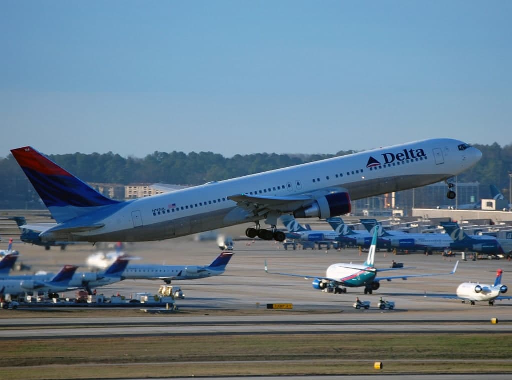 N126DL — Boeing