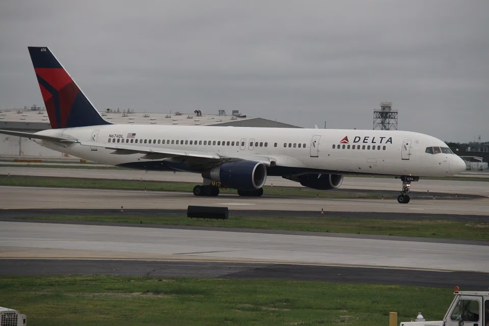 N674DL — Boeing