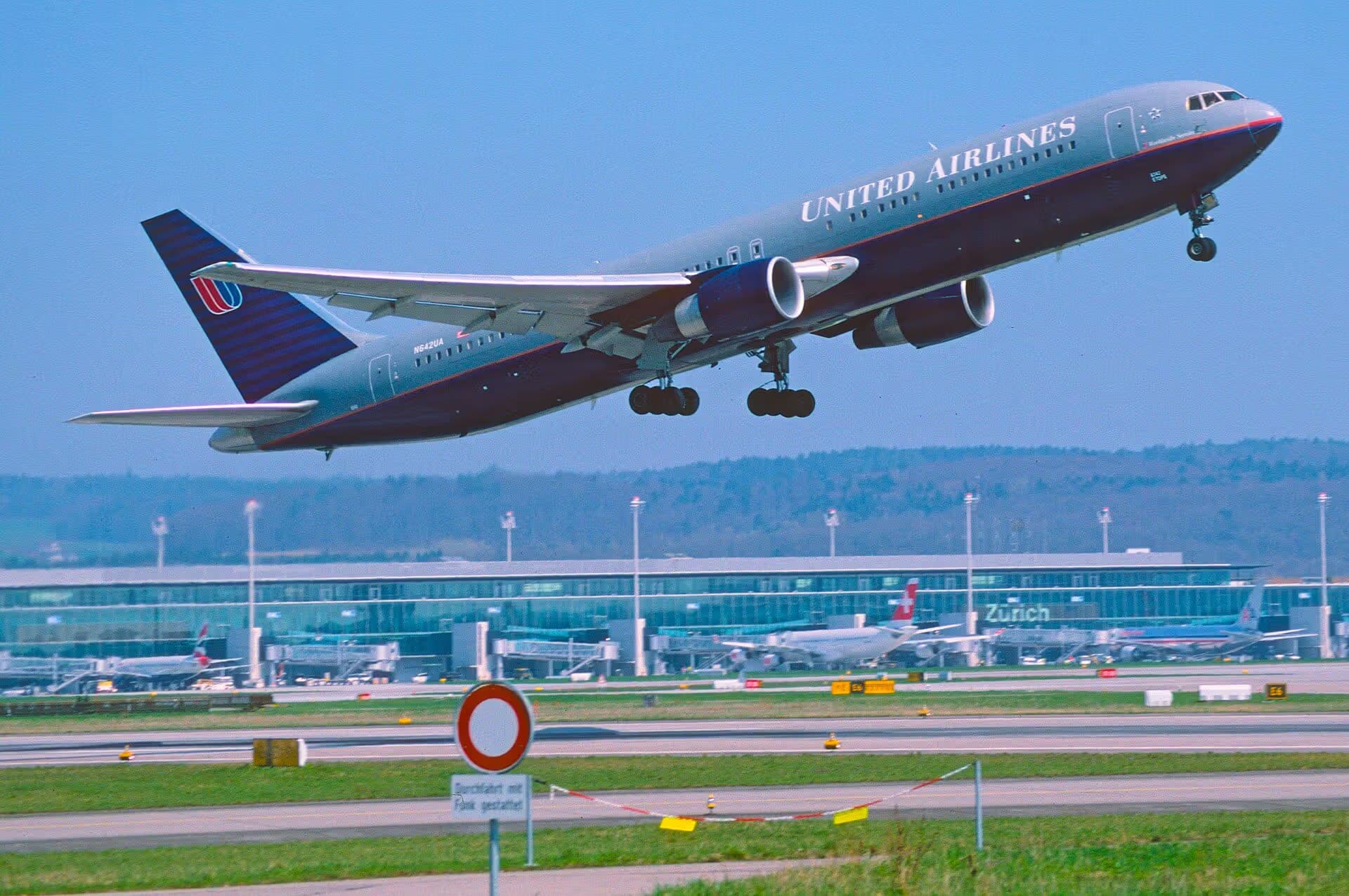 N642UA — Boeing