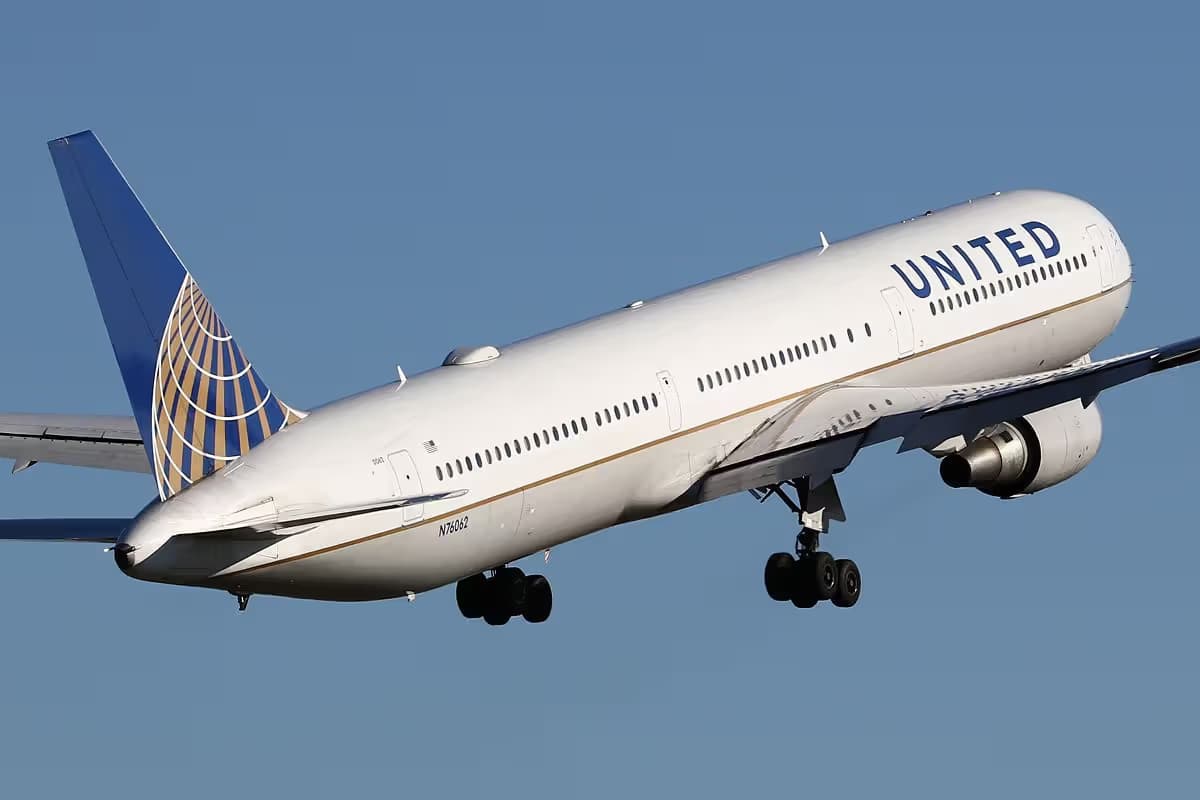 N76062 — Boeing