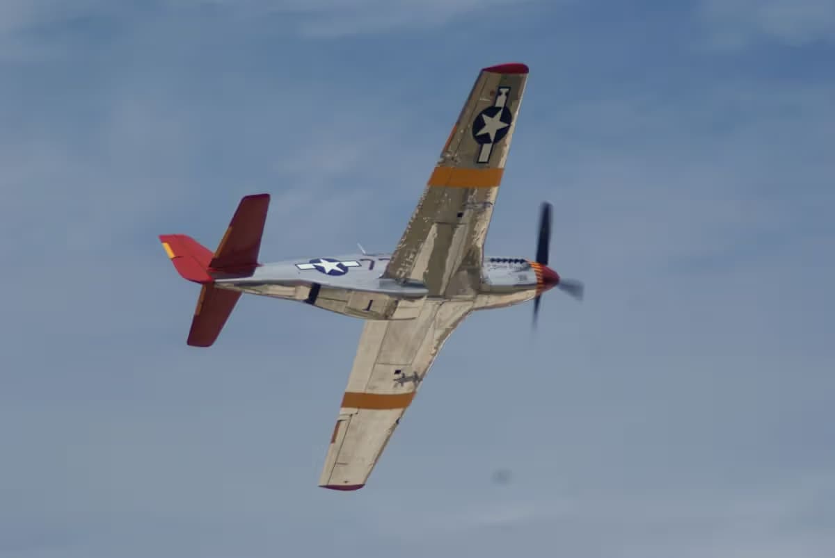 Unidentified — Single-engine aircraft