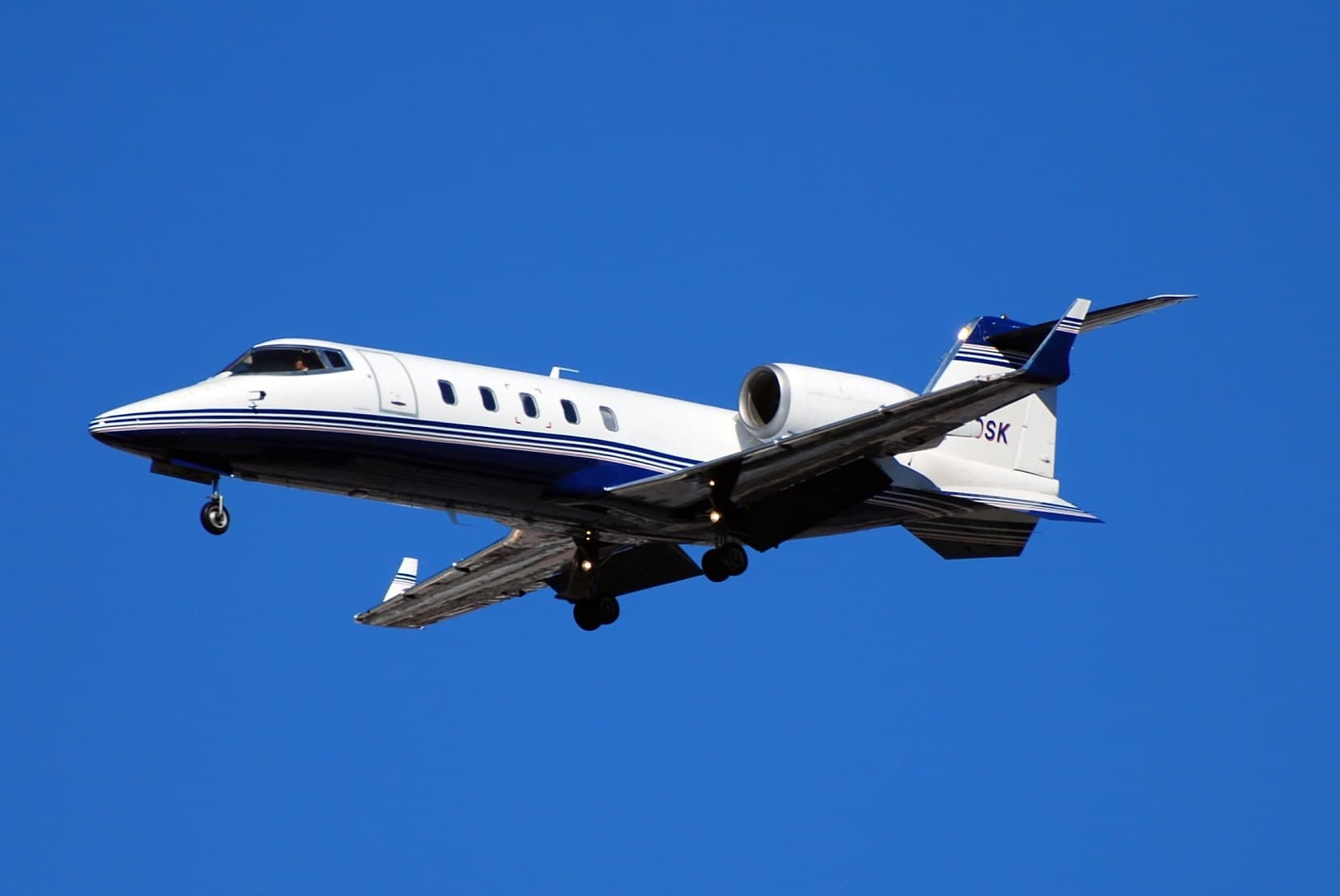 N909SK — Business jet