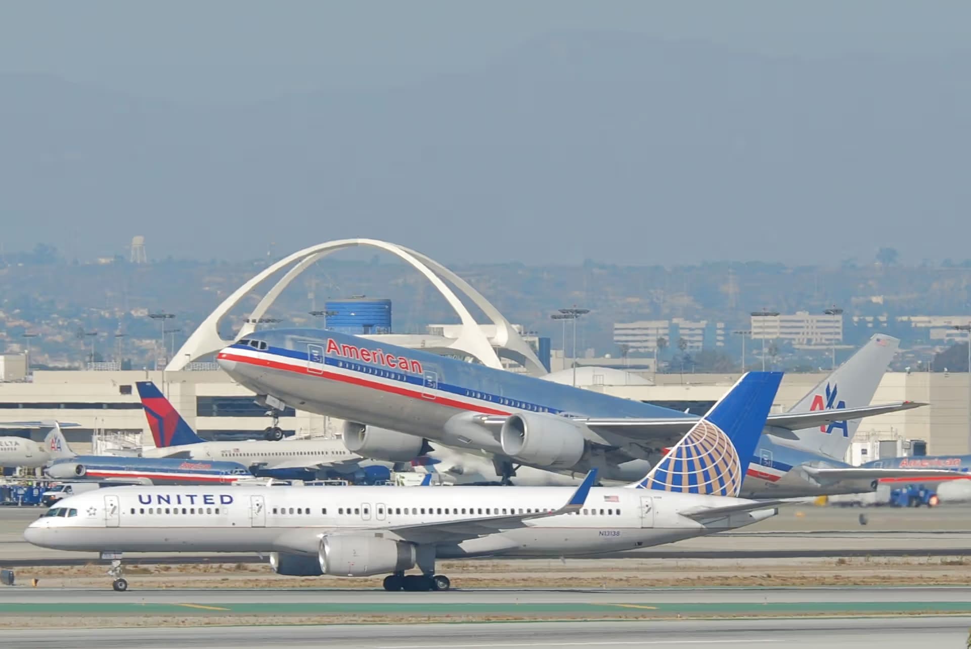 N13138 — Boeing