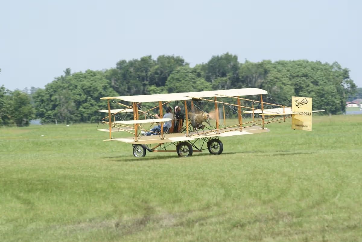 Unidentified — Aircraft
