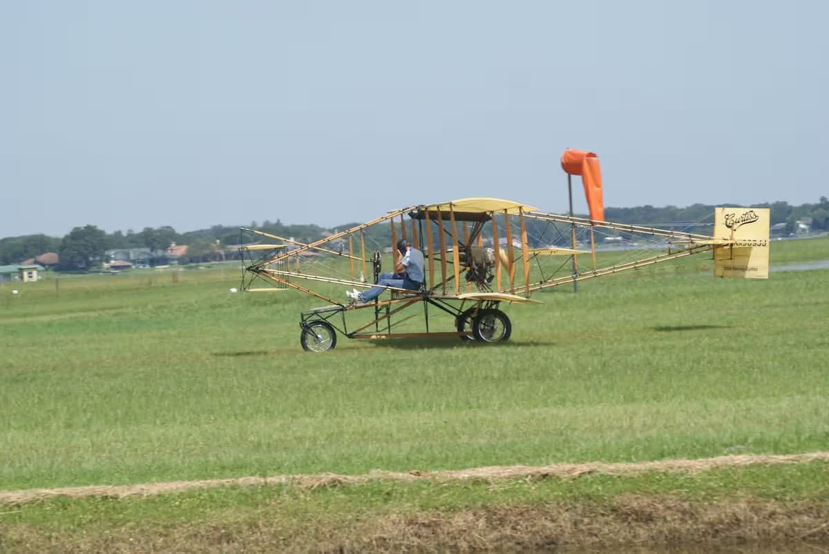 Unidentified — Aircraft