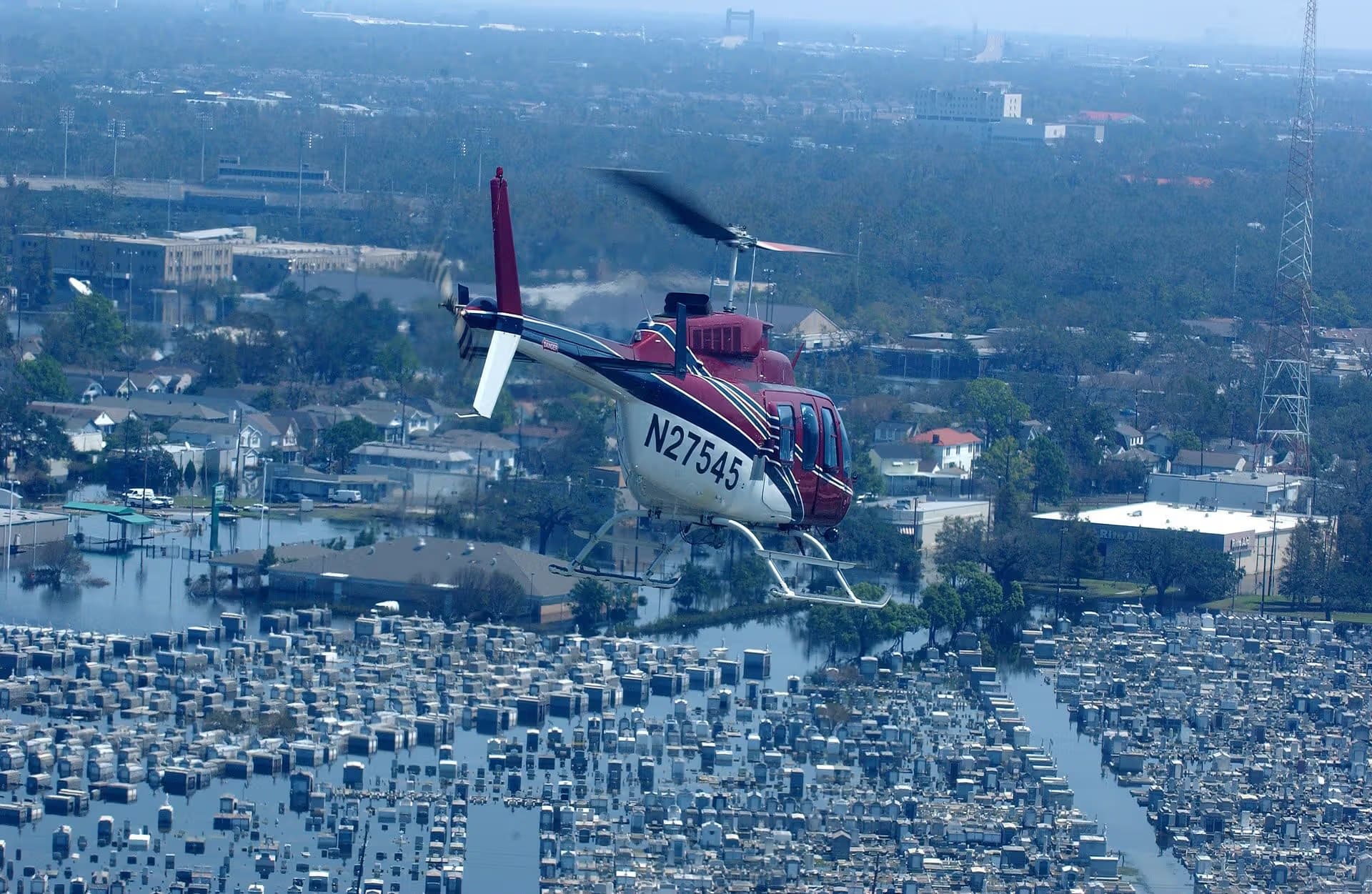 N27545 — Helicopter