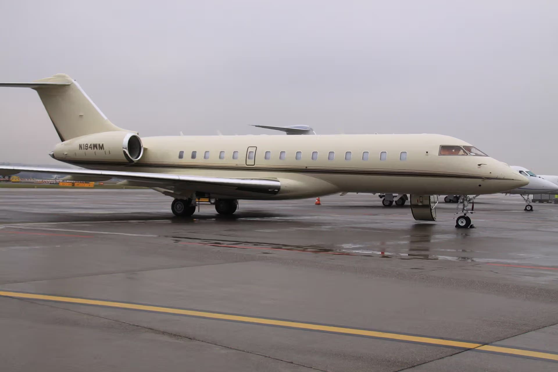 N194WM — Bombardier