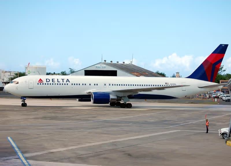 N135DL — Boeing