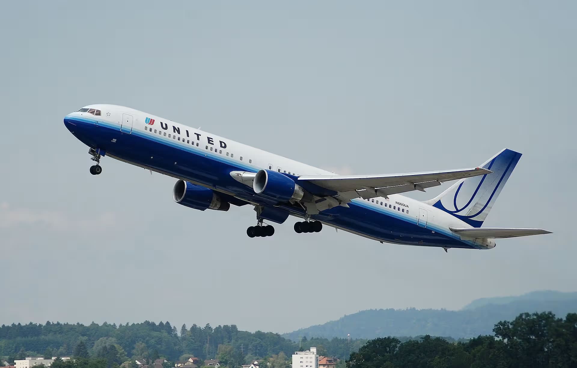 N660UA — Boeing