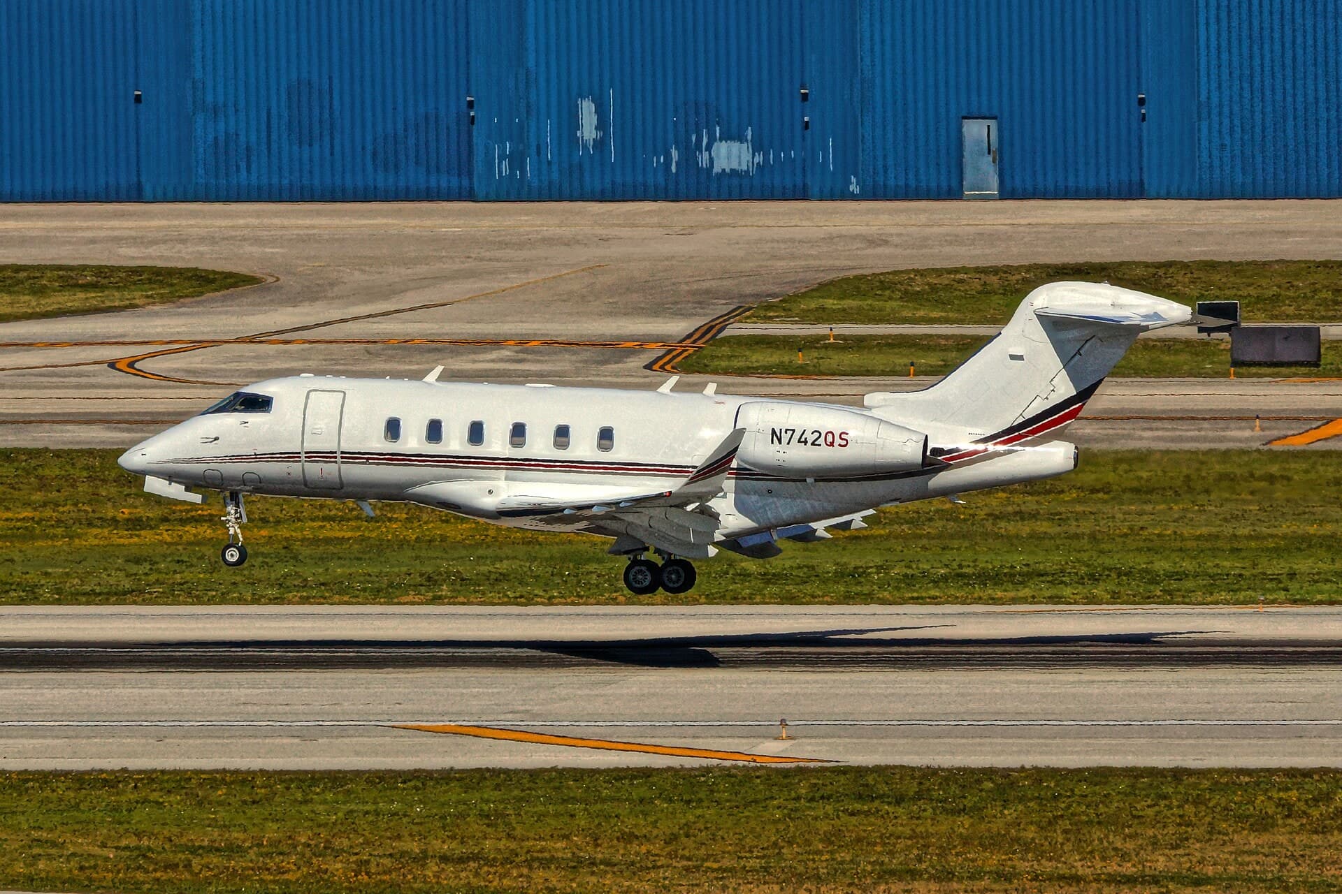 N742QS — Business jet