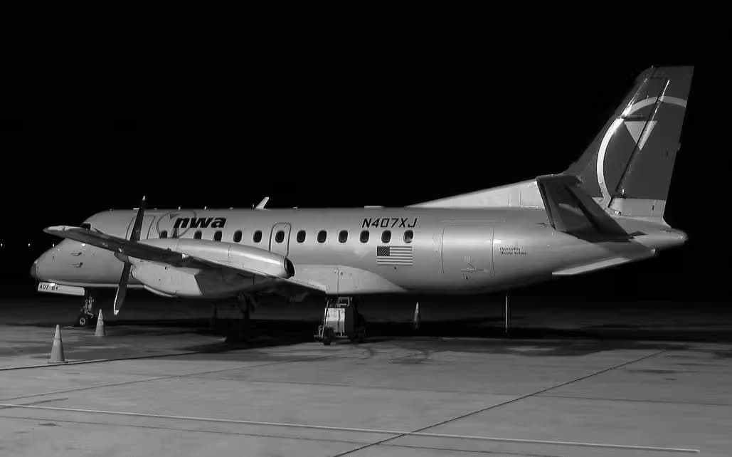 N407XJ — Twin-engine aircraft