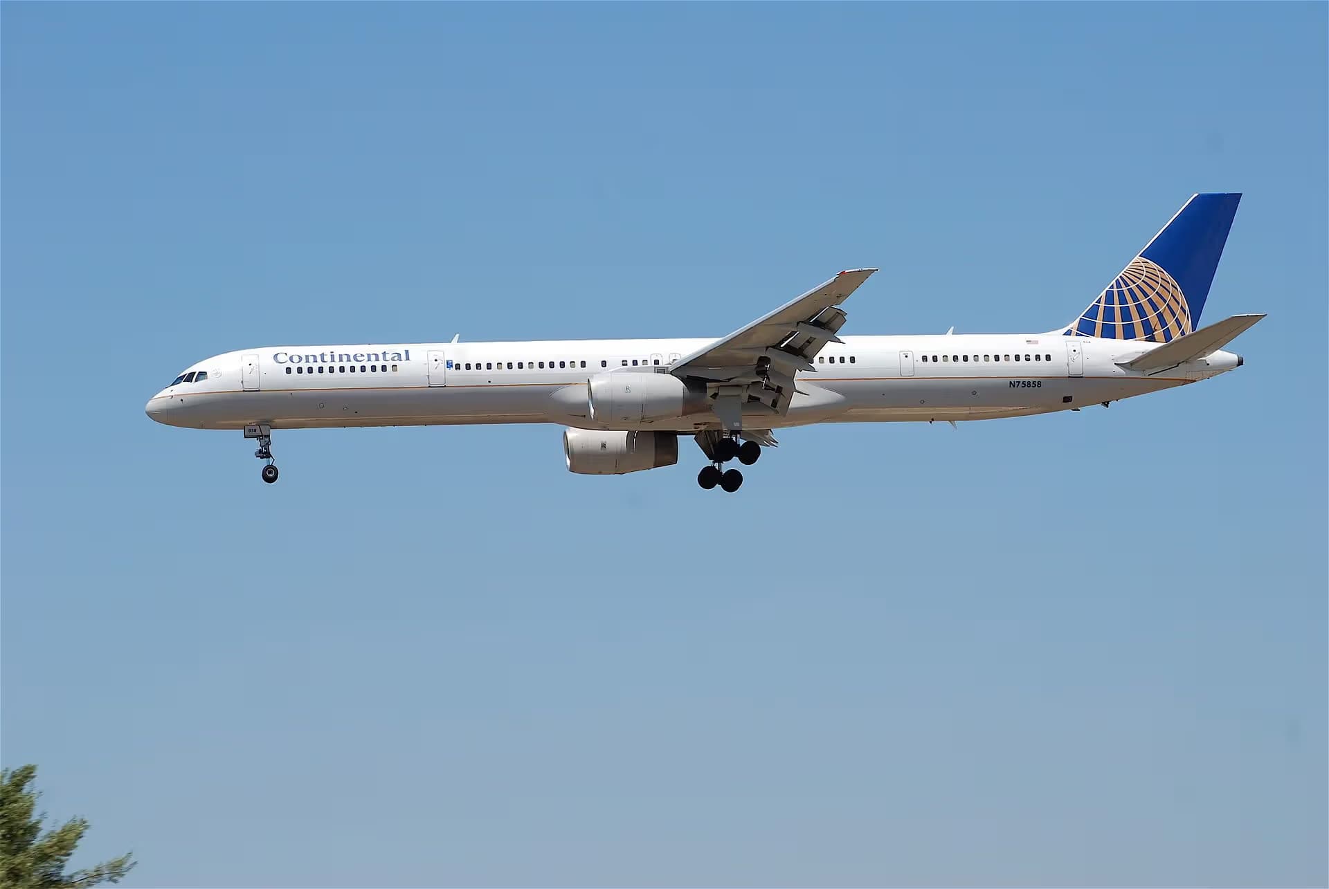 N75858 — Aircraft