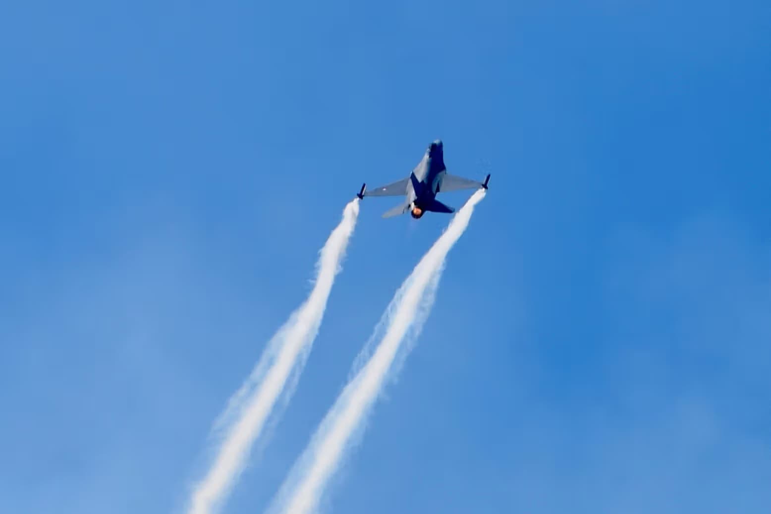 Unidentified — Single-engine aircraft