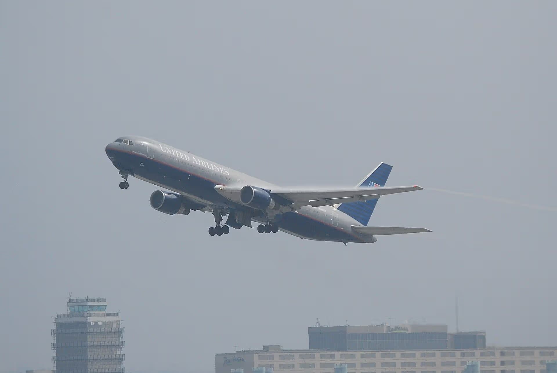 N663UA — Boeing
