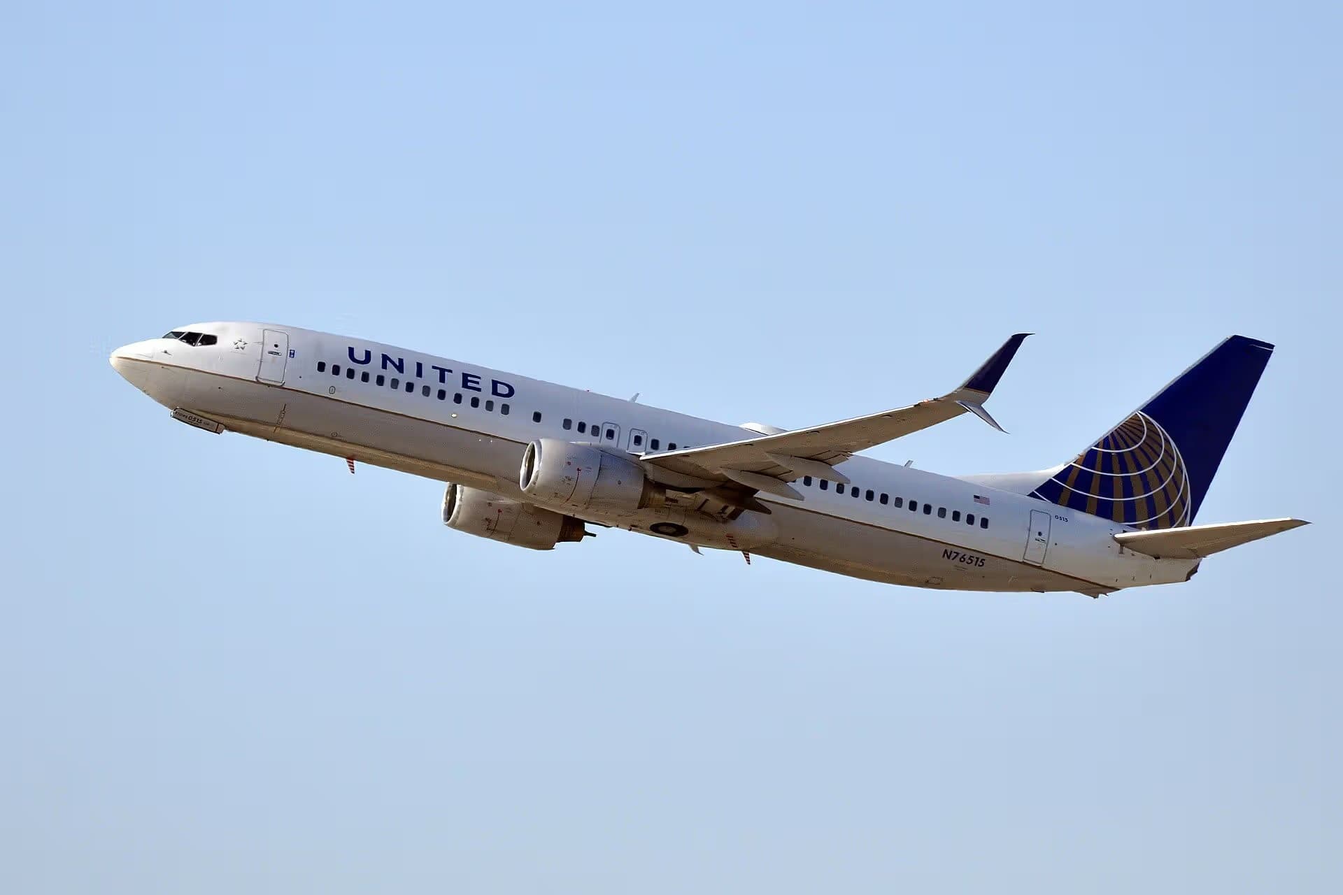 N76515 — Twin-engine aircraft