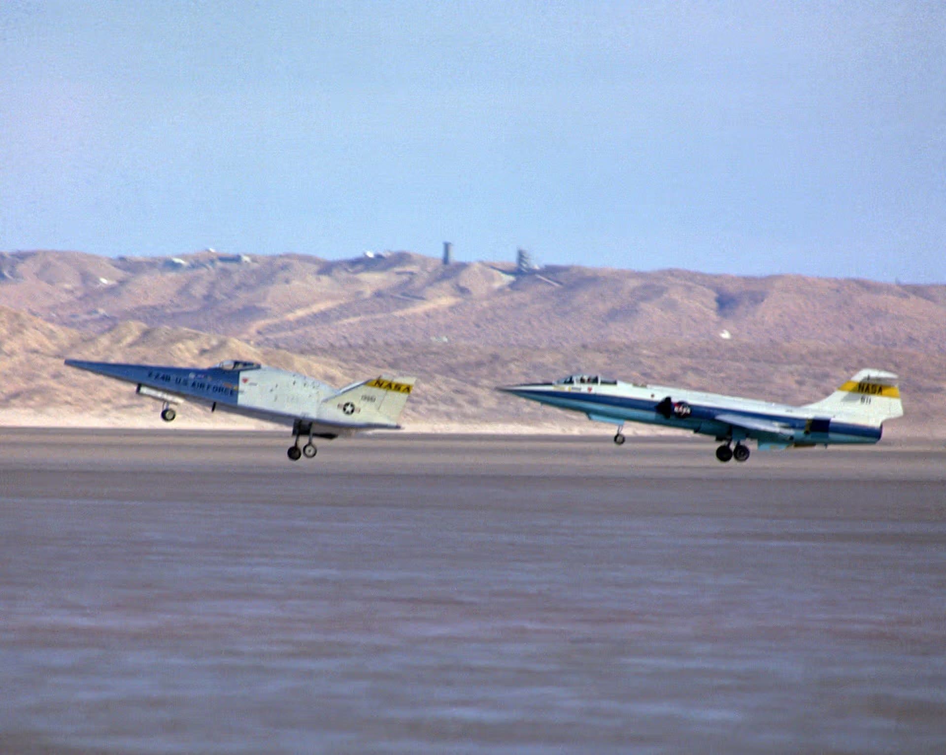 N811NA — Lockheed