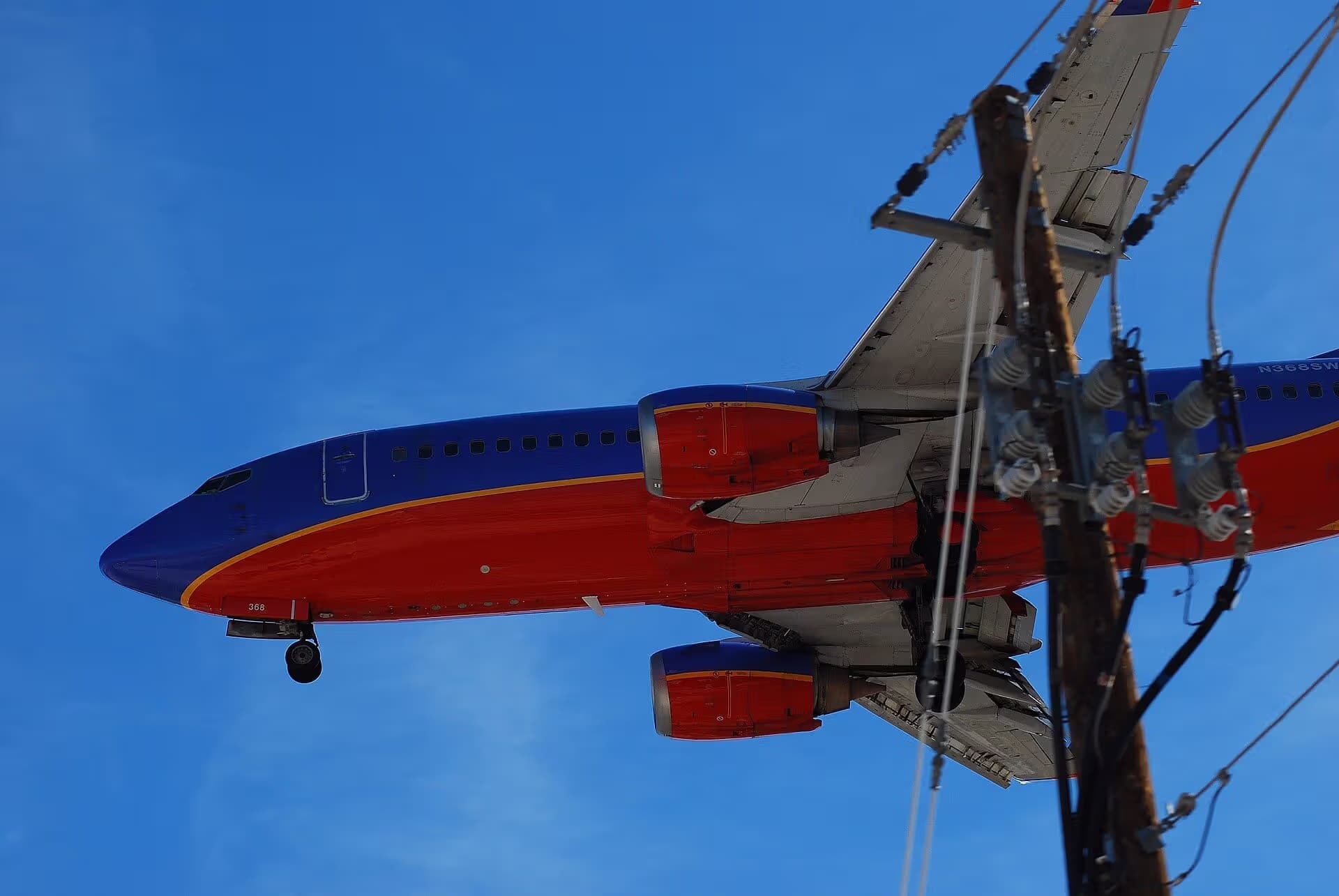 N368SW — Twin-engine aircraft