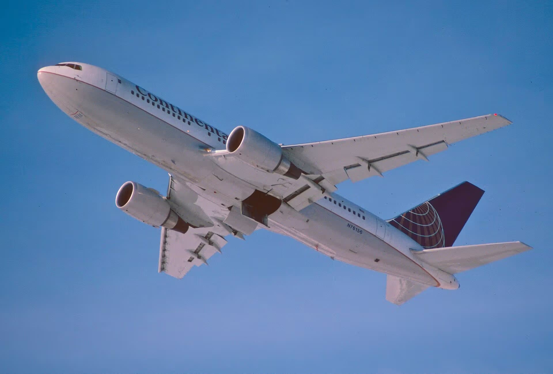 N76156 — Twin-engine aircraft