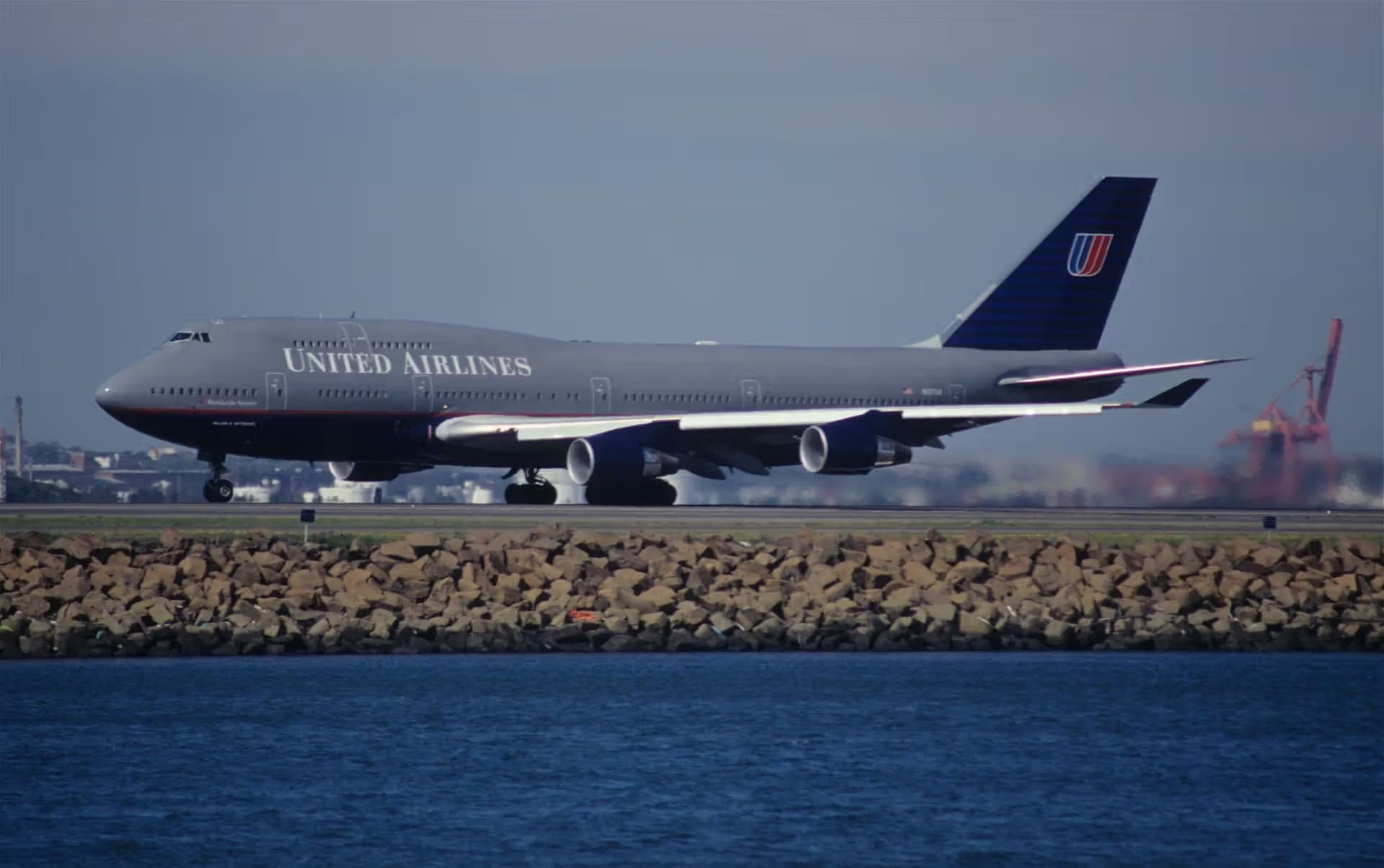 N107UA — Boeing