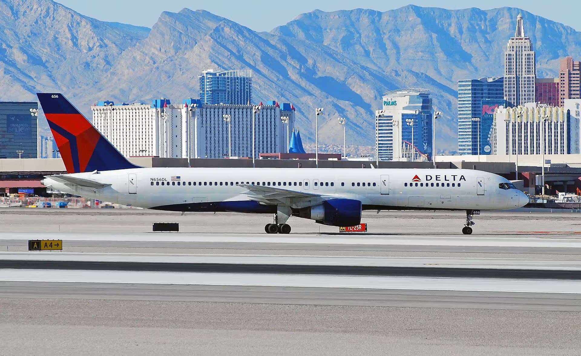 N656DL — Boeing