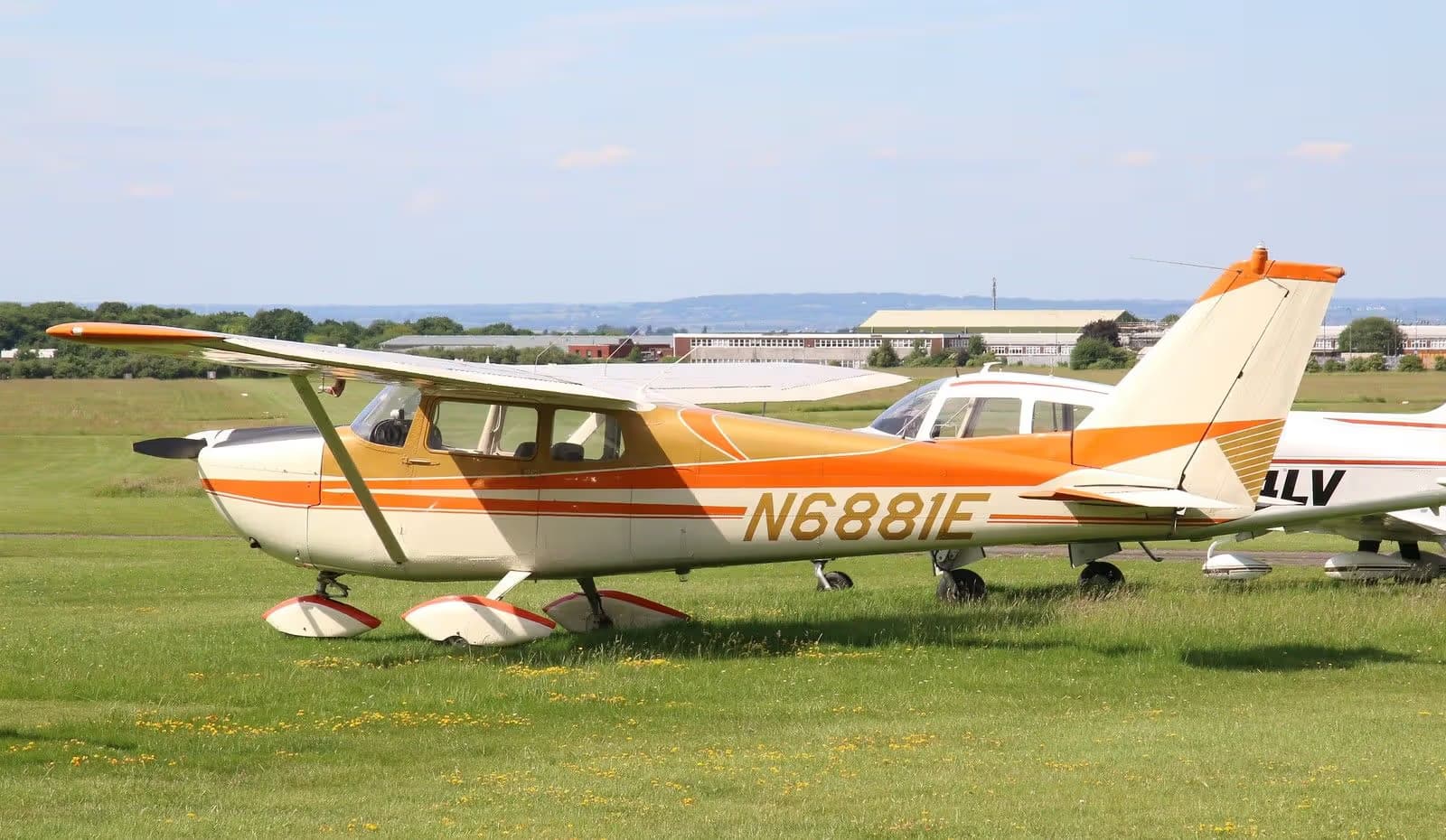 N6881E — Cessna