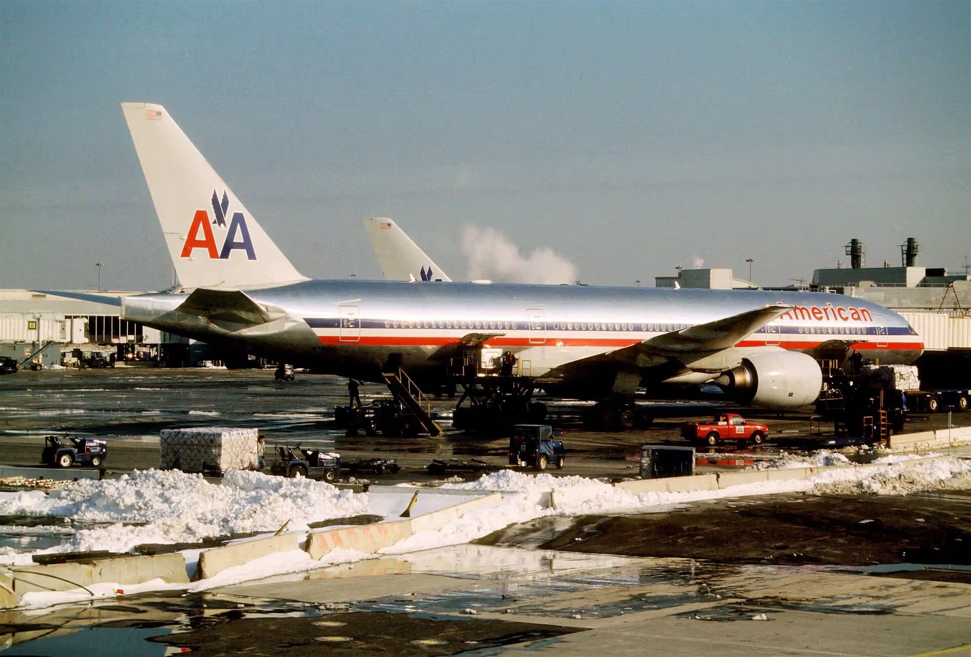 N792AN — Twin-engine aircraft