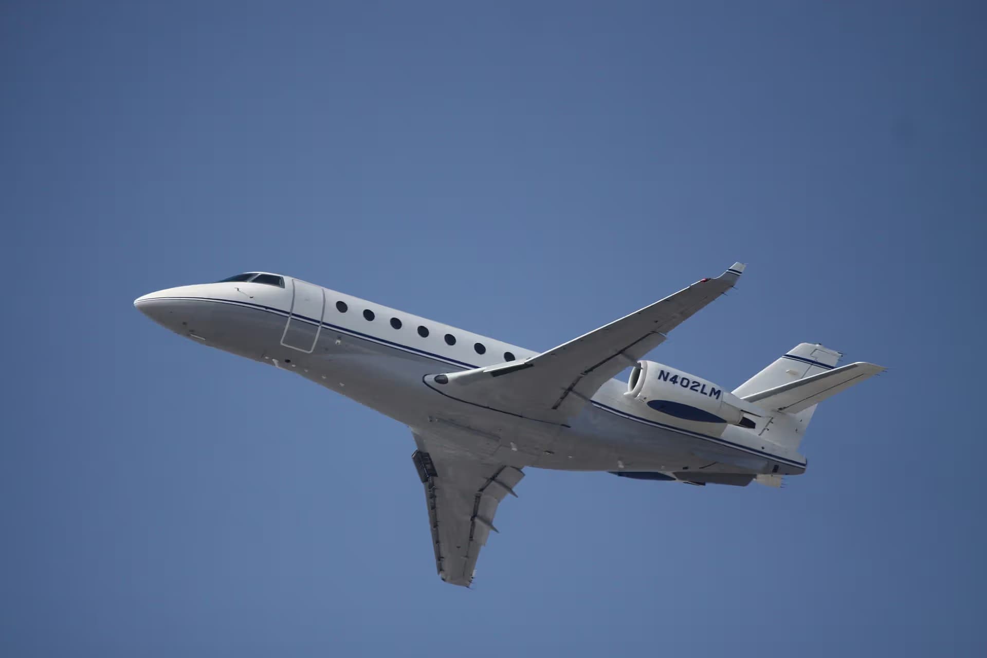 N402LM — Business jet