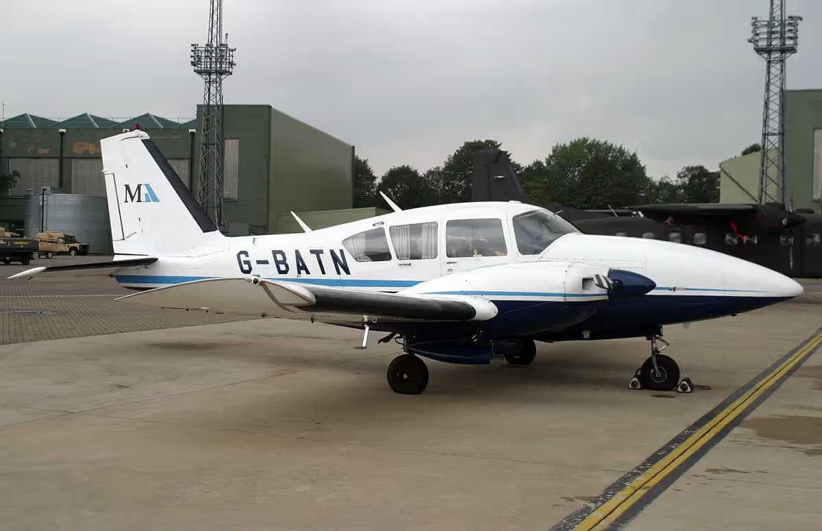 G-BATN — Twin-engine aircraft