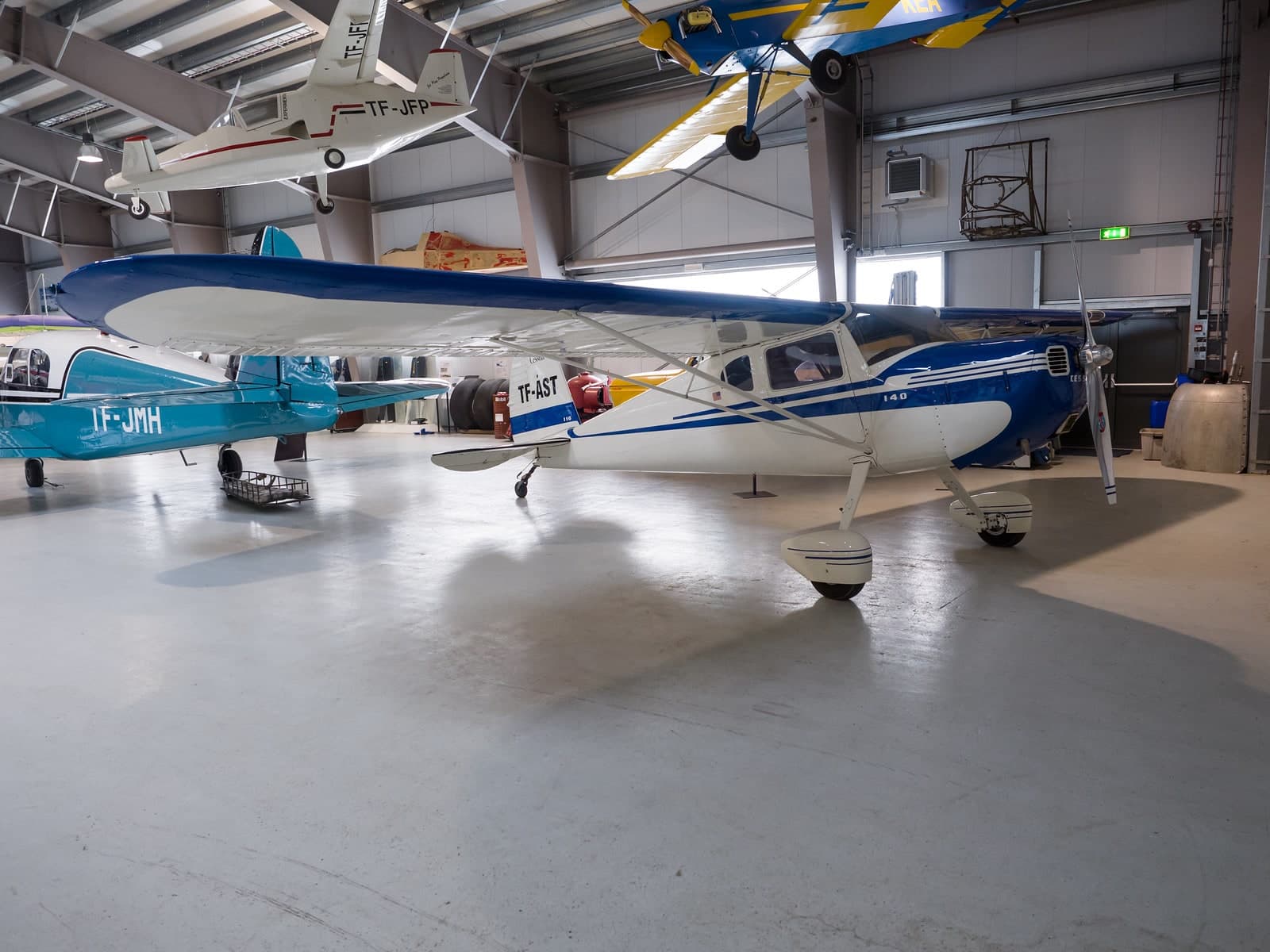 TF-AST — Single-engine aircraft