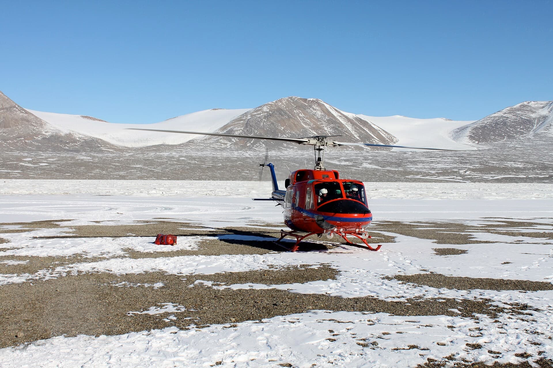 N3208H — Helicopter