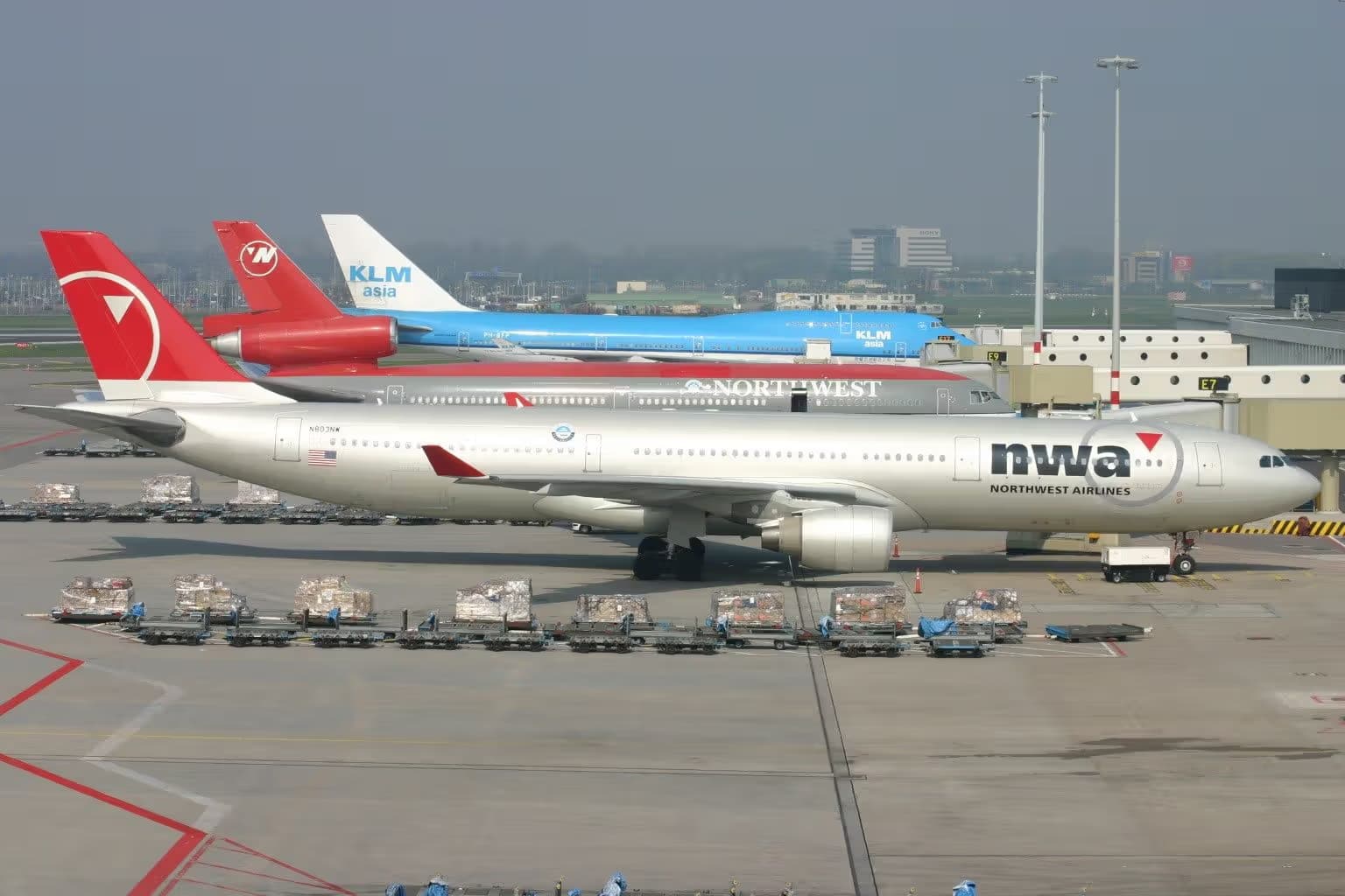 N803NW — Twin-engine aircraft