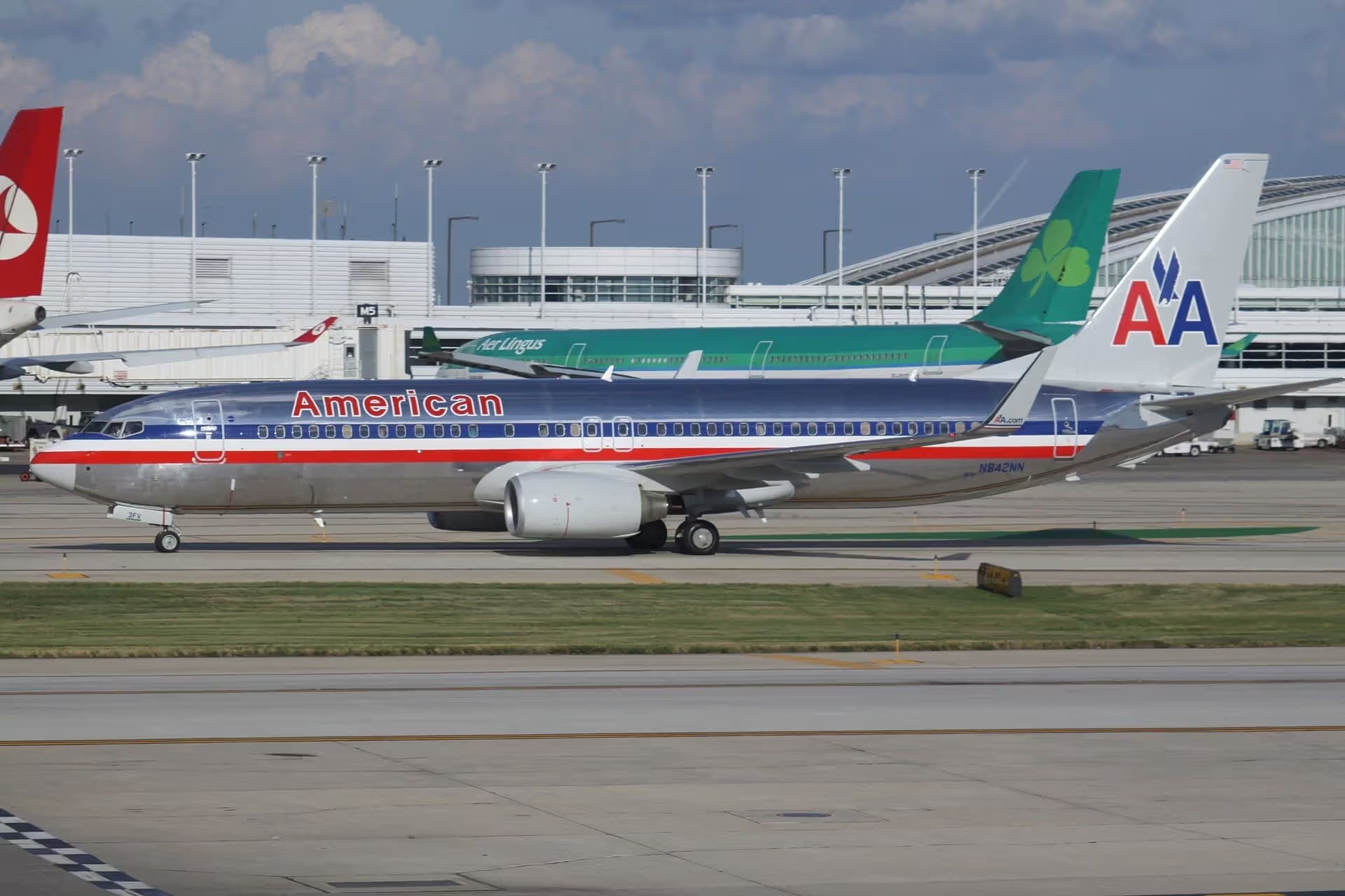 N842NN — Twin-engine aircraft