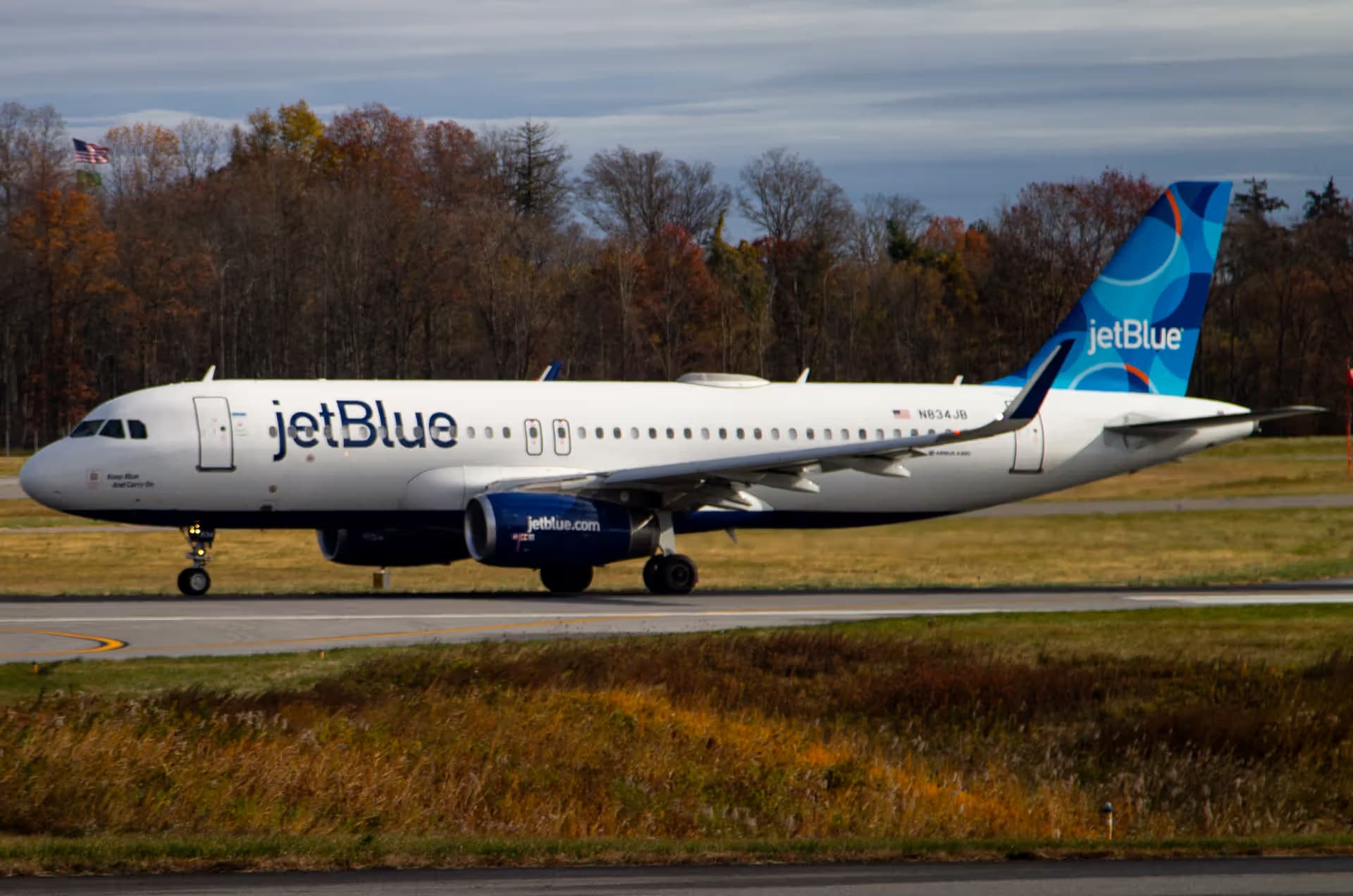 N834JB — Airbus