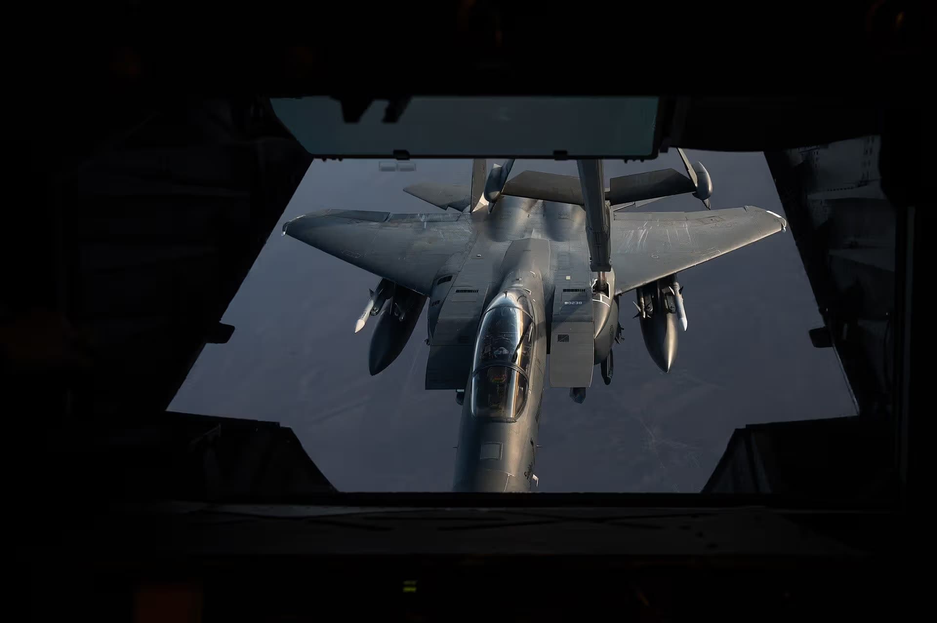 Unidentified — Twin-engine aircraft
