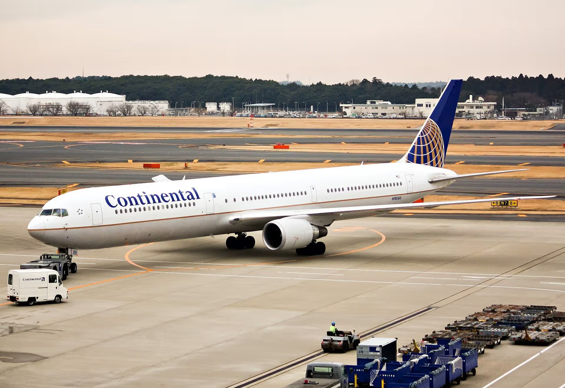 N76065 — Boeing