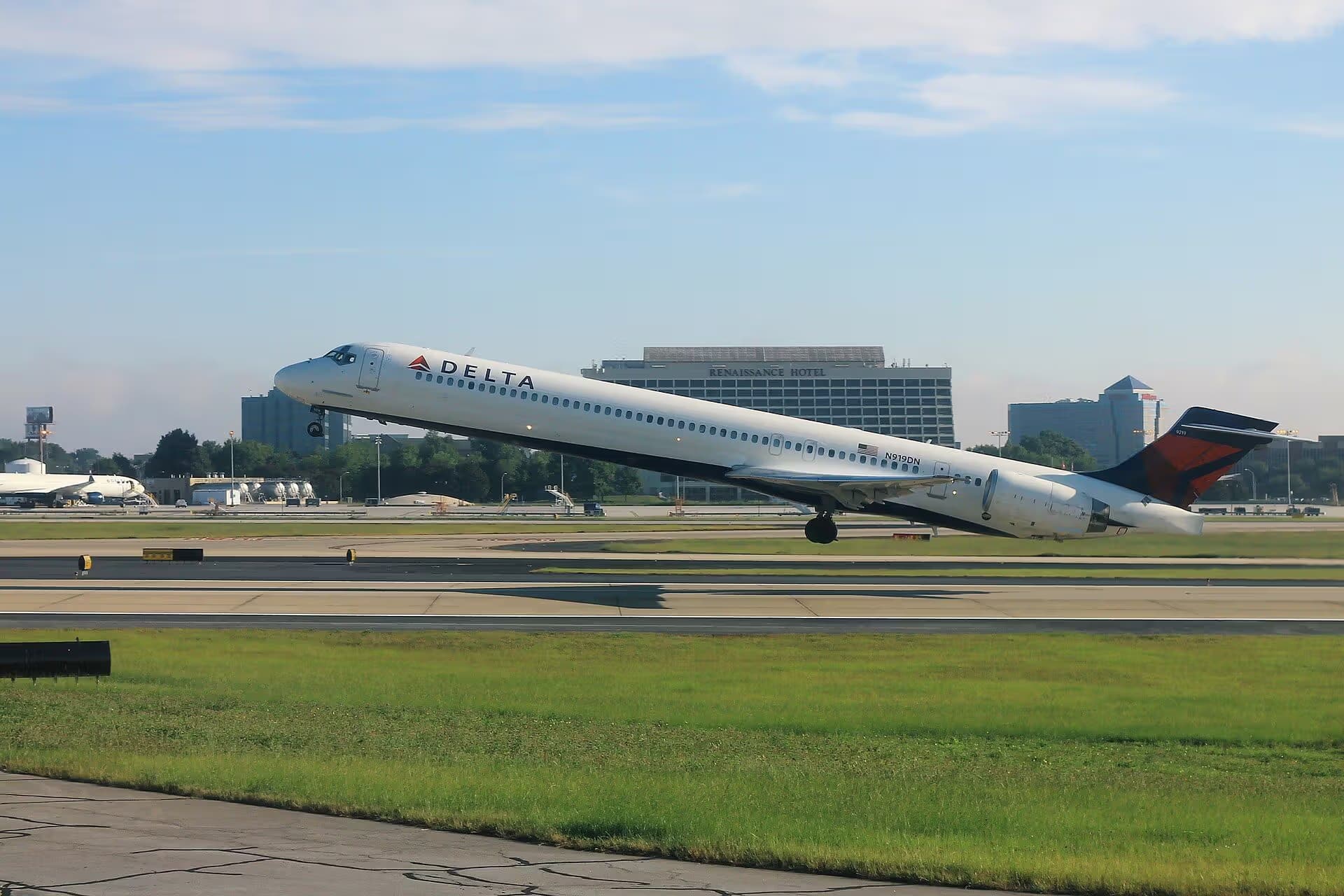 N919DN — Twin-engine aircraft