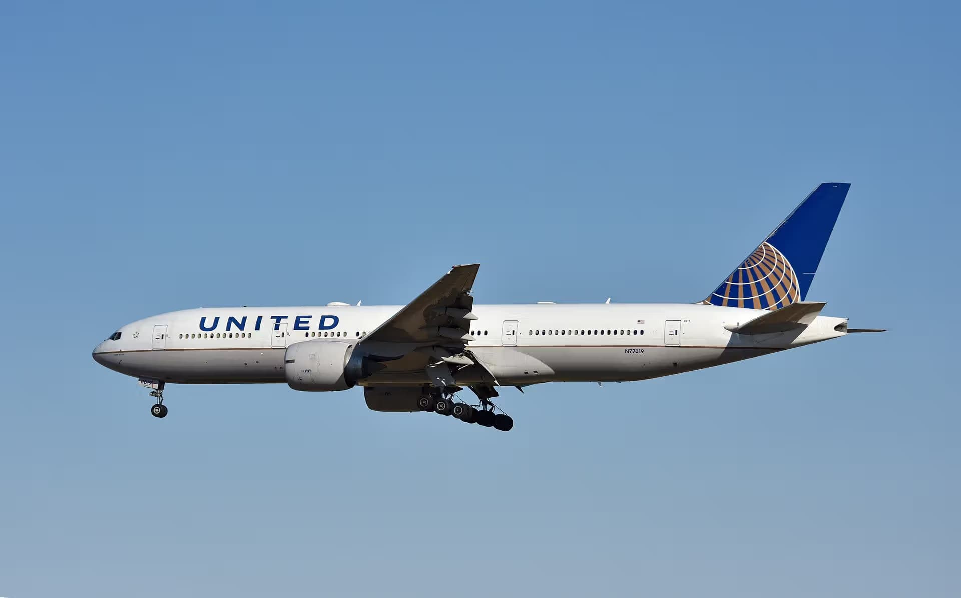 N77019 — Boeing
